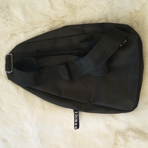 Fashion Instincts black canvas crossbody bag - Picture 3 of 5